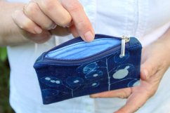zipová taštička Blue měsíčnice