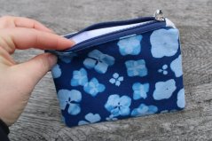 zipová taštička Blue květy hortenzie