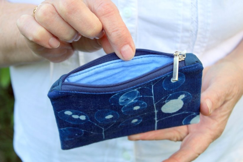 zipová taštička Blue měsíčnice